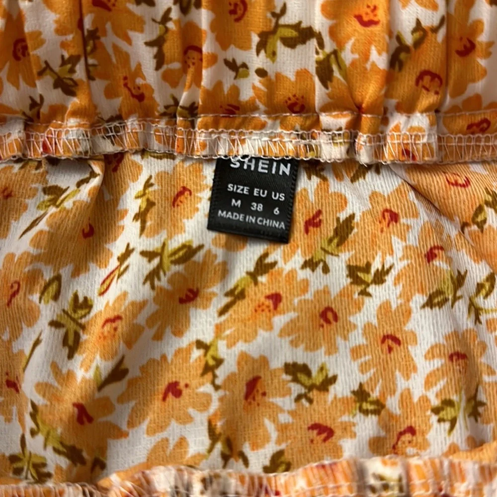 SHEIN Floral Mid Skirt - Picture 2 of 3